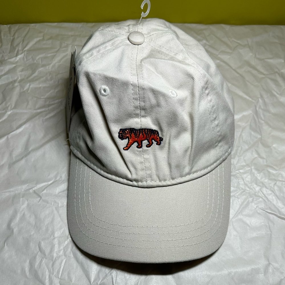 NWT Auburn embroidered Tiger Baseball hat